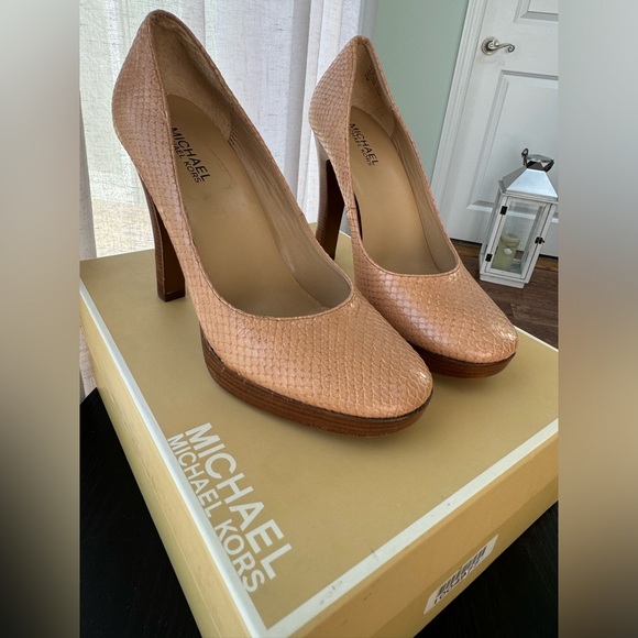 Michael Kors Raceway Platform Pump 7 - Picture 2 of 5
